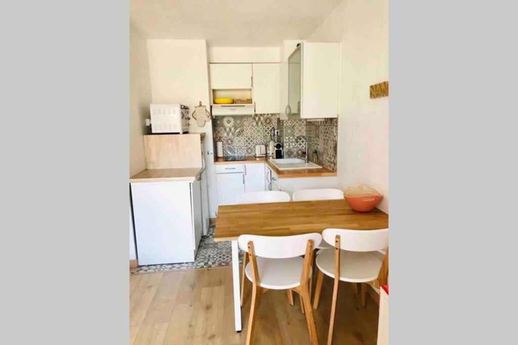 La Petite Pinede Studio Climatise Proche Plage ساناري سور مير المظهر الخارجي الصورة