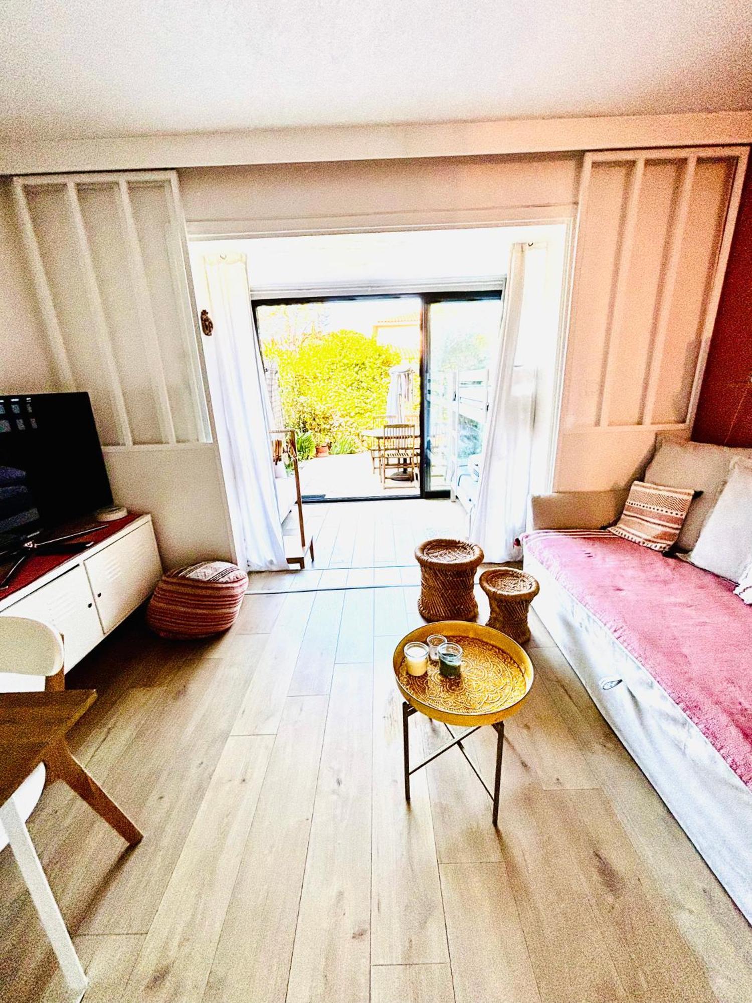 La Petite Pinede Studio Climatise Proche Plage ساناري سور مير المظهر الخارجي الصورة